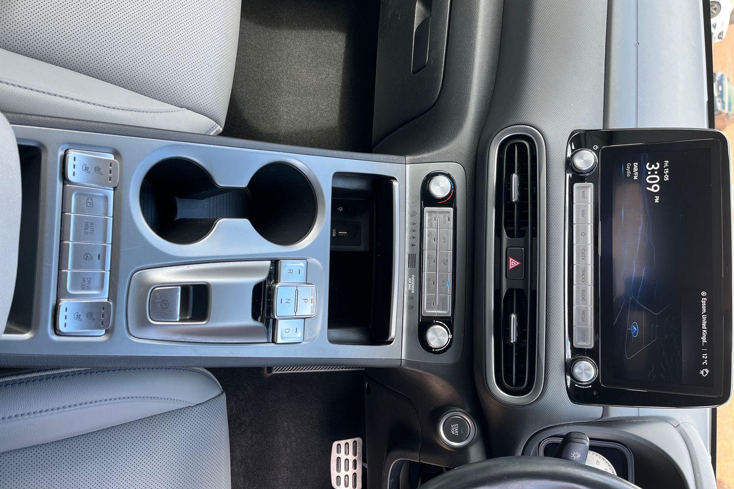 Hyundai KONA Photo 27