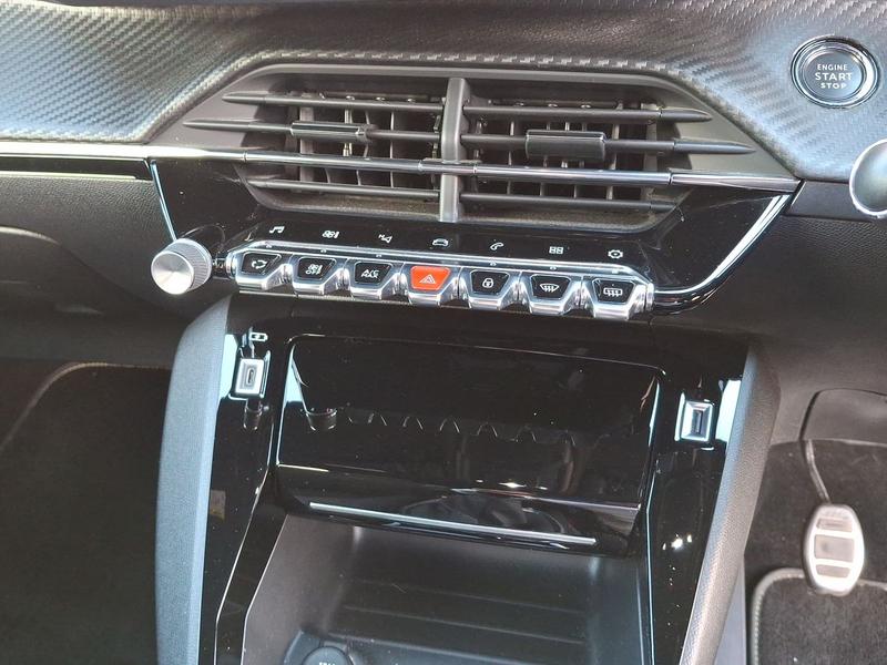 Used Peugeot 208 OW69AXF 24