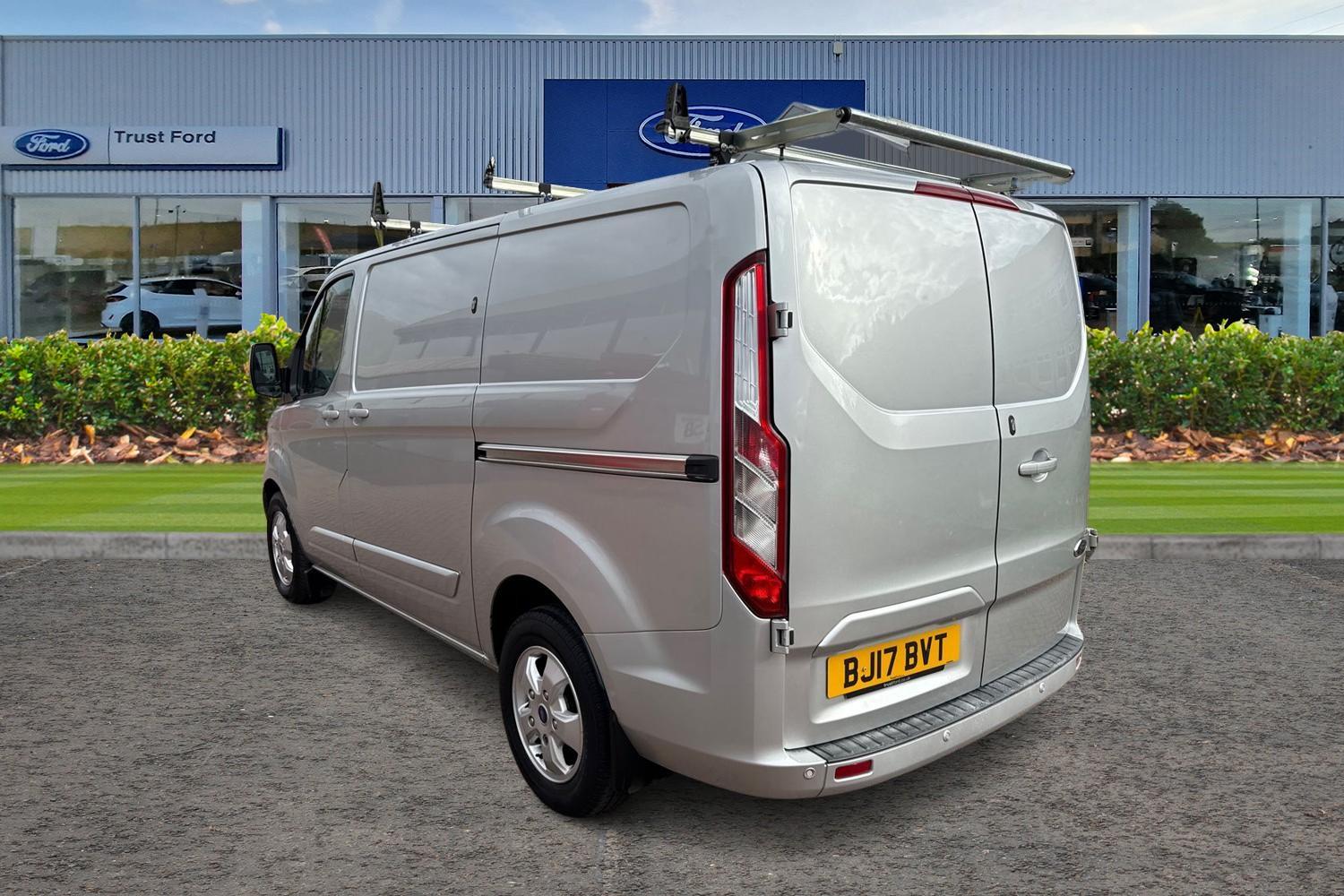 Ford Transit Custom Photo 1