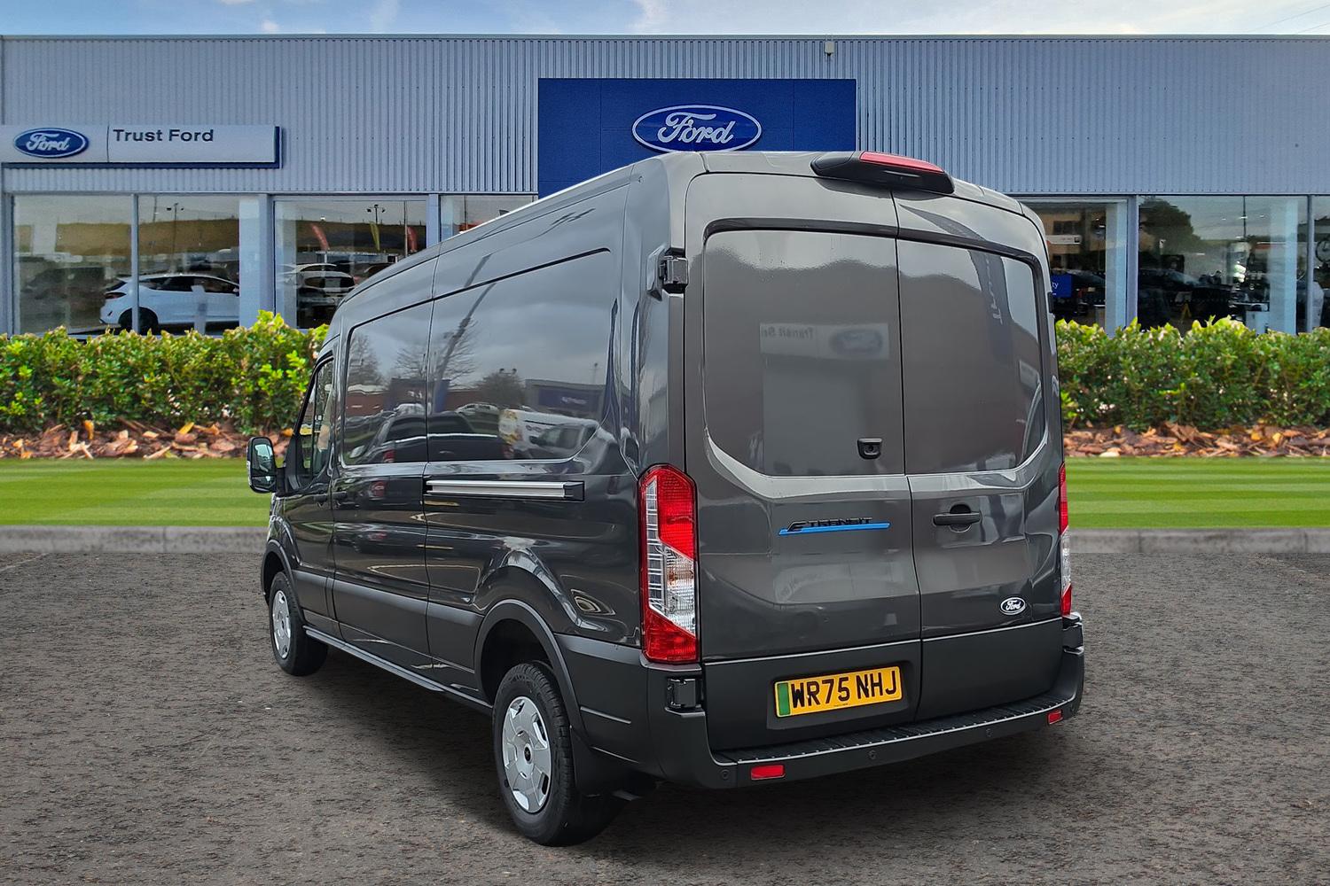 Ford E-TRANSIT Photo 1