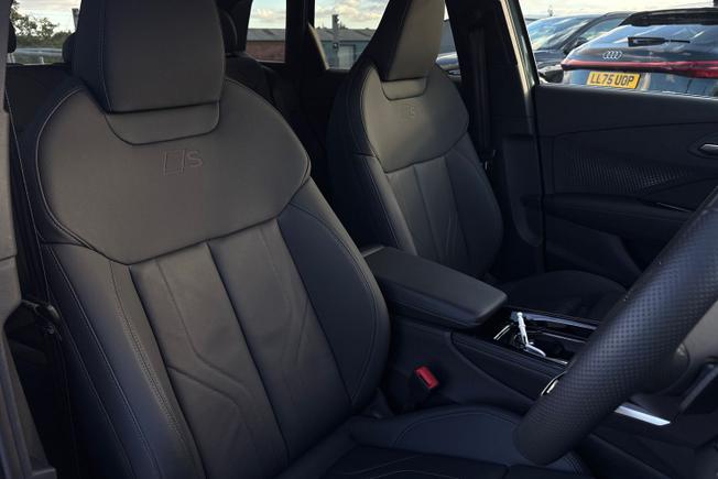 AUDI Q3 Photo 24