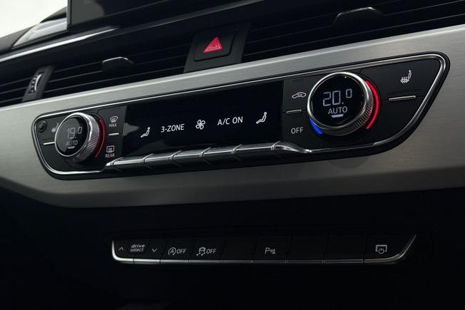AUDI A4 Avant Photo 28