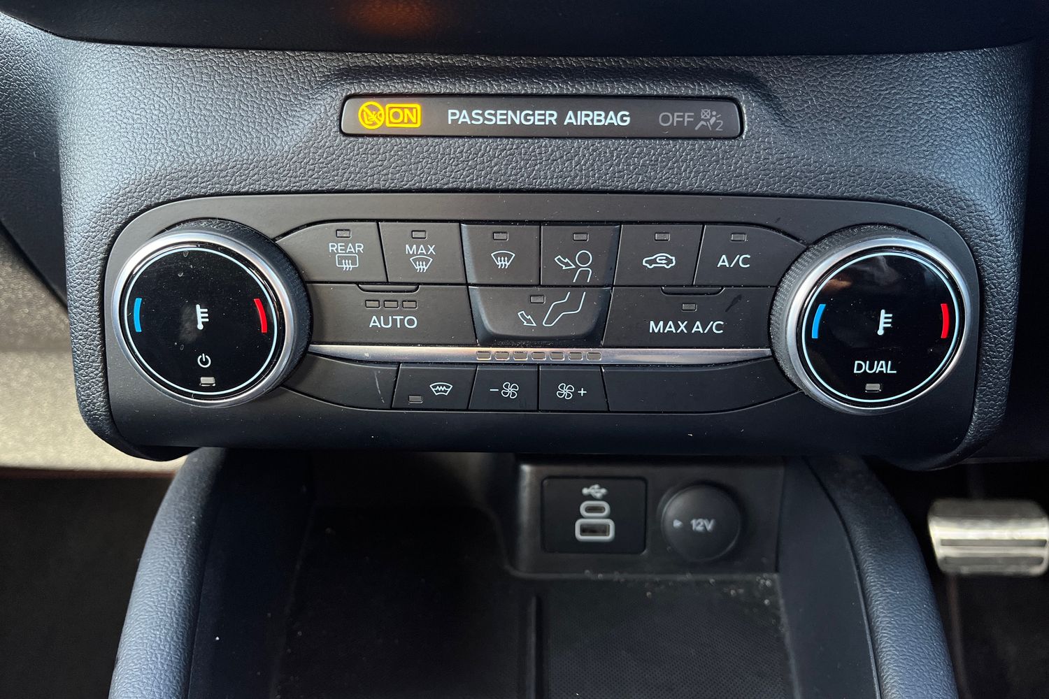 Ford KUGA Photo 32