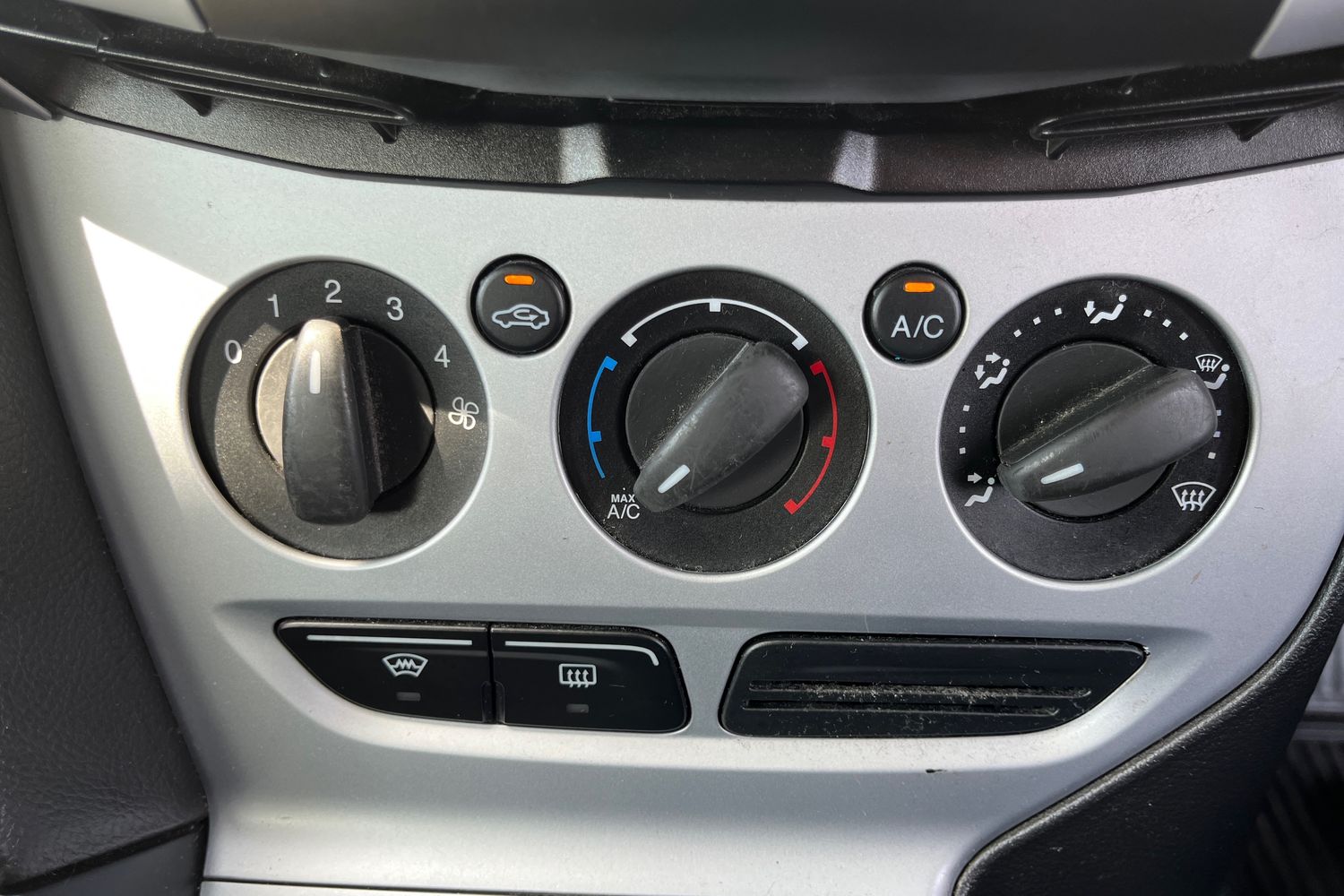 Ford FOCUS Photo 24