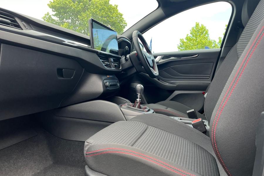 Ford FOCUS Photo autoimg-3d43662adc9bbb155197697f8f3c958514067d95.jpg