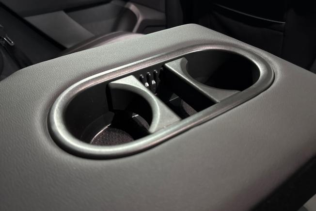 VOLKSWAGEN T-Roc Photo 32