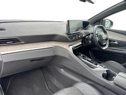 PEUGEOT 5008 Photo 2