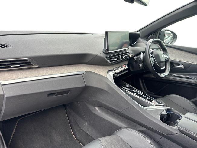 PEUGEOT 5008 Photo 2