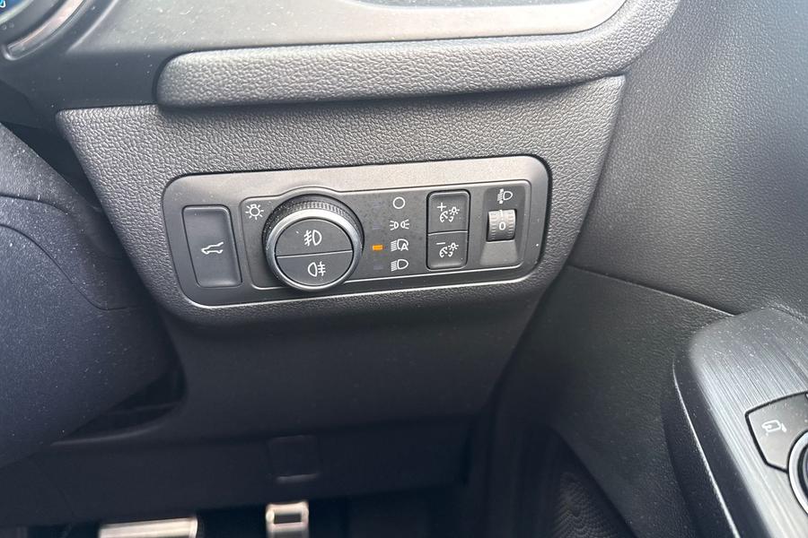 Ford KUGA Photo autoimg-3d4dd08aed85bf71d56ec848dabf241c4344c227.jpg