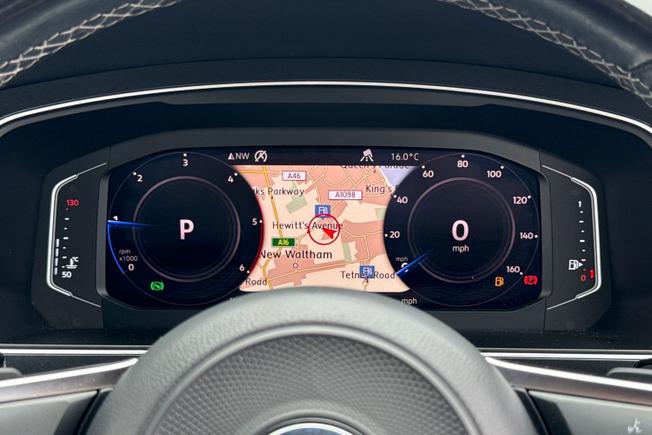 VOLKSWAGEN Tiguan Photo 23