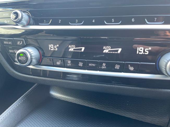 BMW 5 Series Photo 23