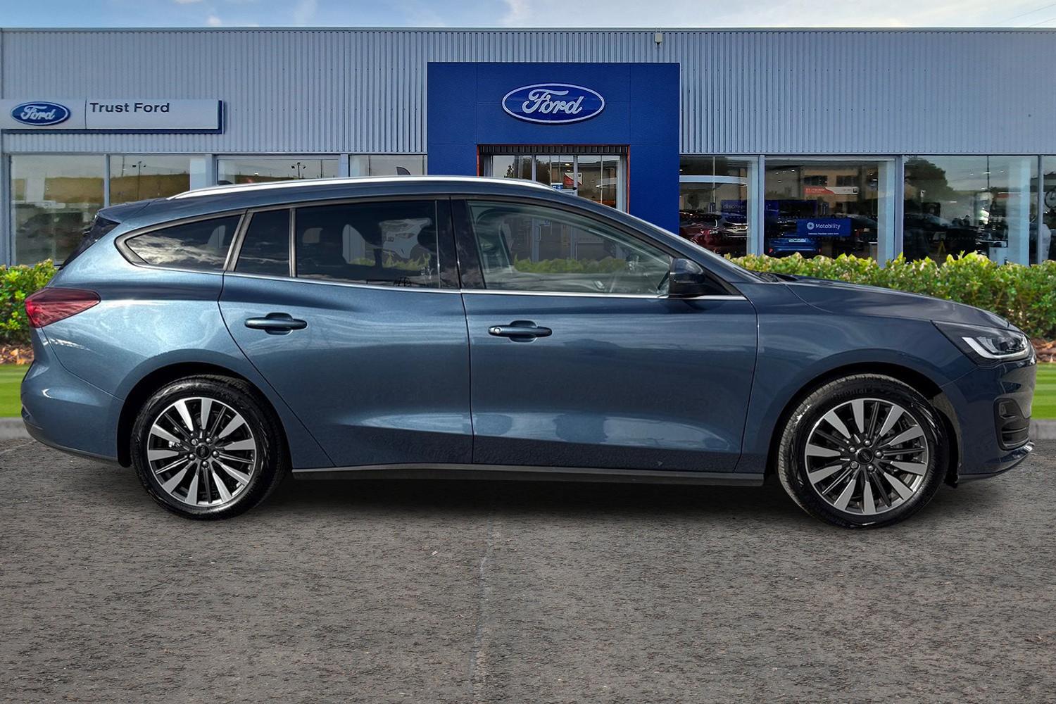 Ford FOCUS Photo 2