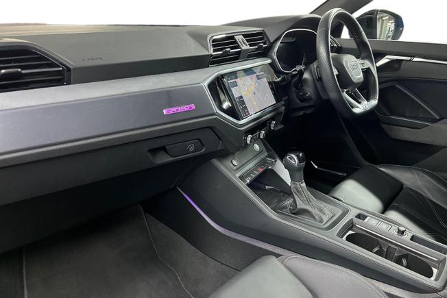 AUDI Q3 Photo 2