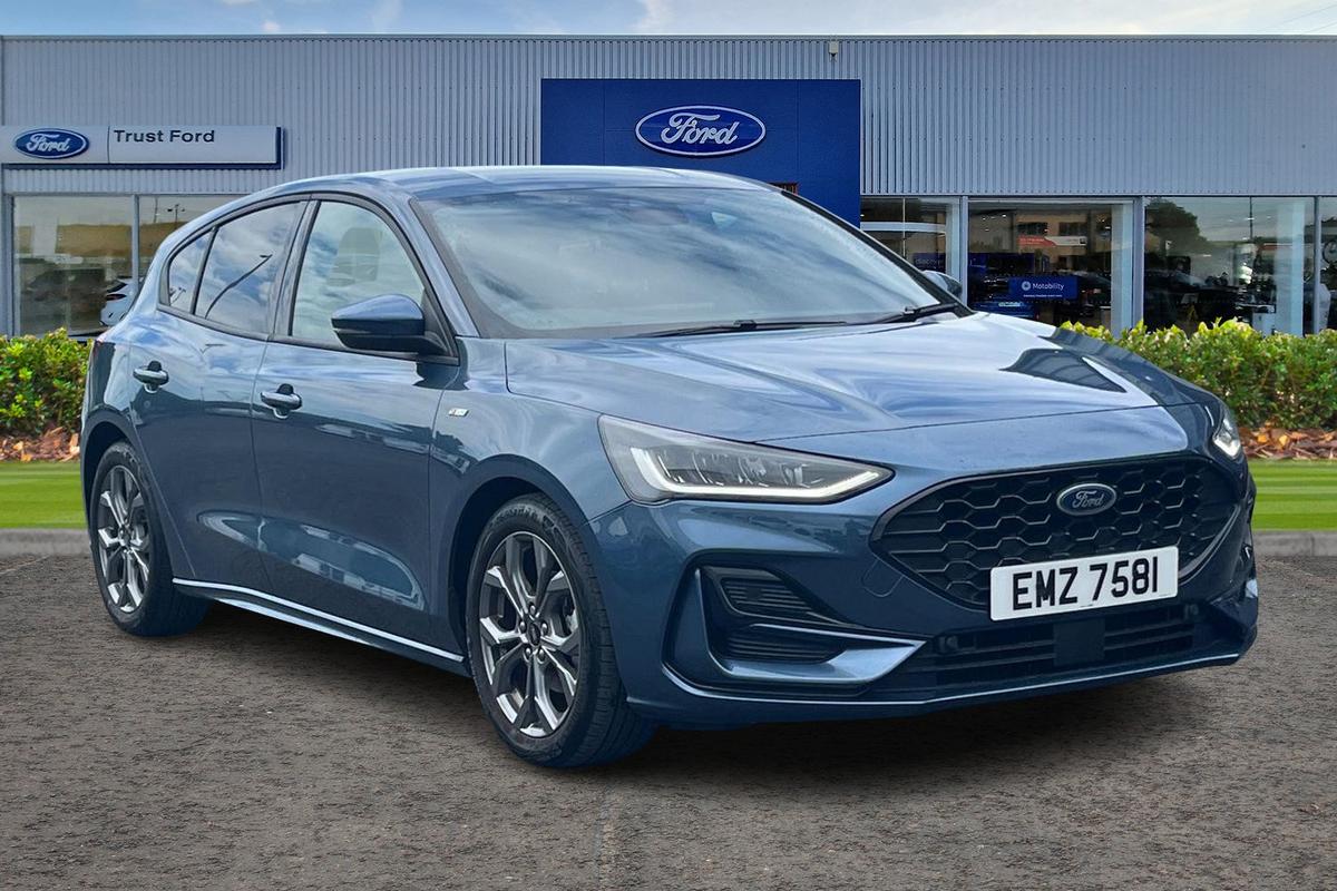 Ford Focus listing photo