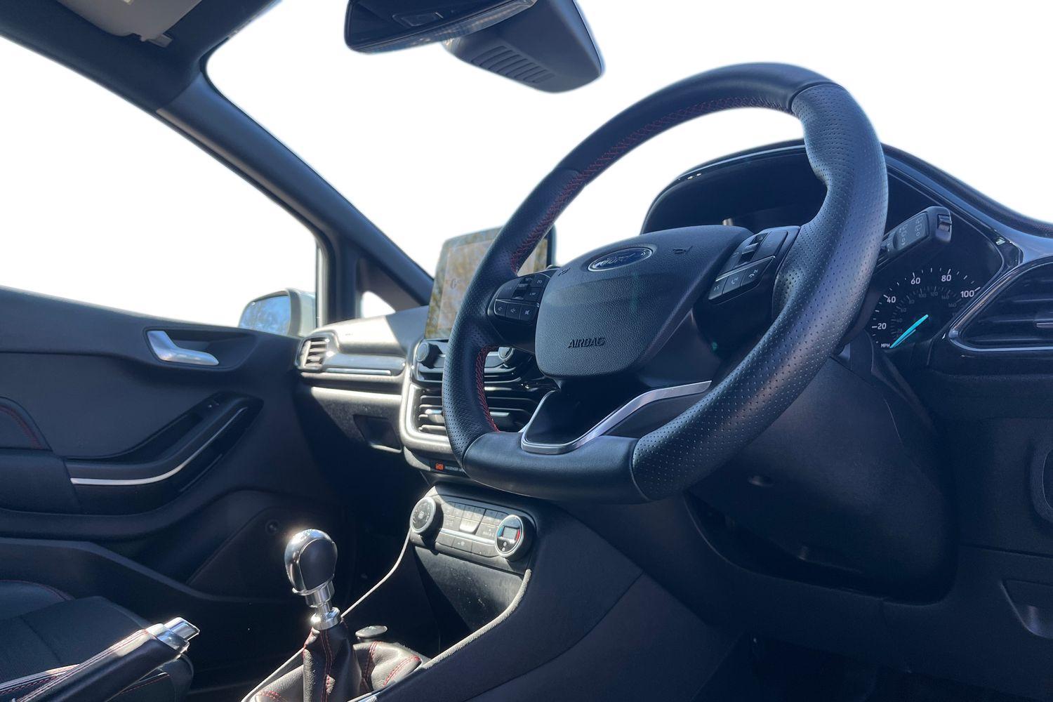 Ford FIESTA Photo 8