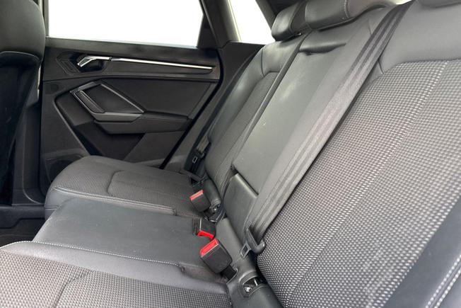 AUDI Q3 Photo 9