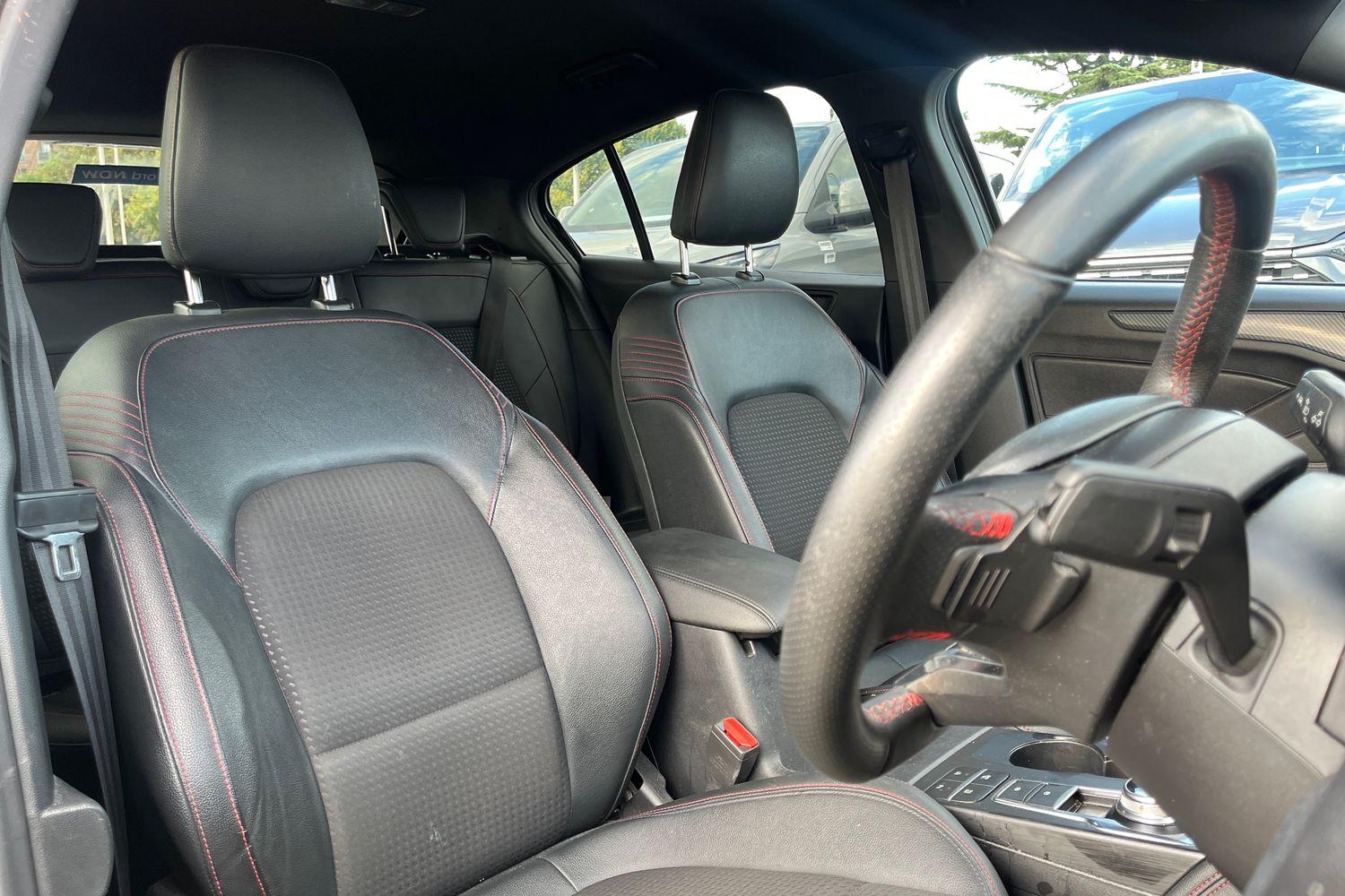 Ford FOCUS Photo 16