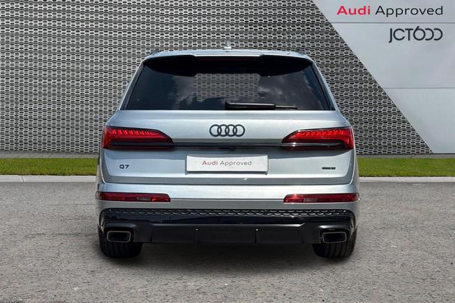 AUDI Q7 Photo 7
