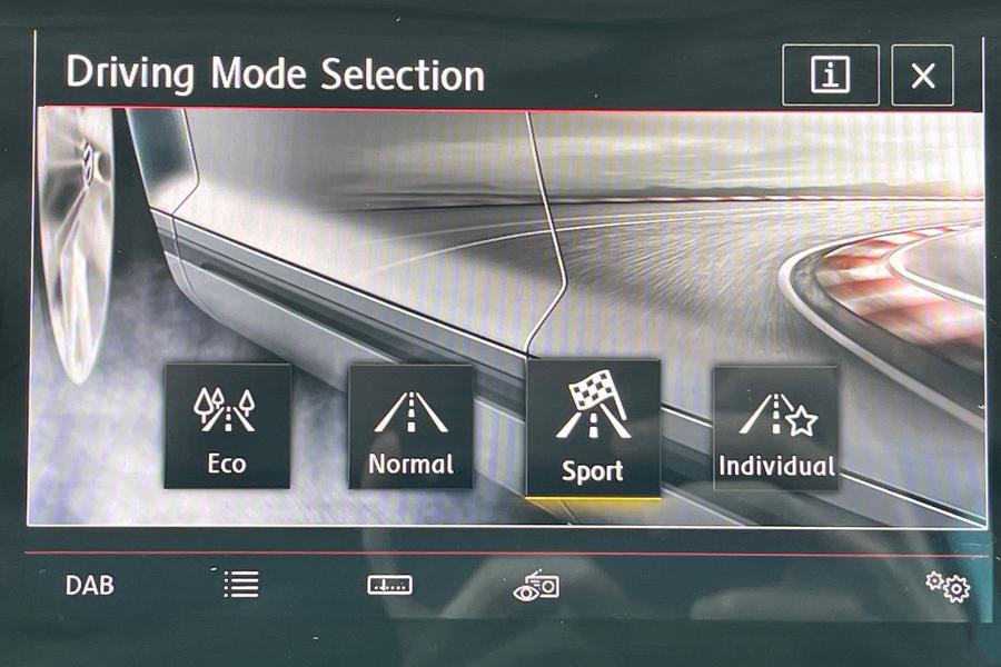 Volkswagen GOLF Photo autoimg-3d6fe101843d12e1c1dbf812827d025b85c362f7.jpg