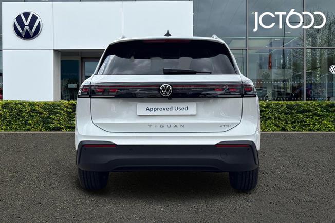 VOLKSWAGEN Tiguan Photo 7