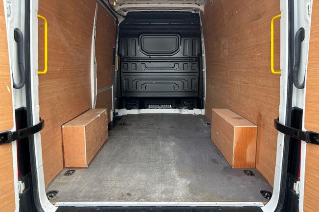 VOLKSWAGEN Crafter Photo 12