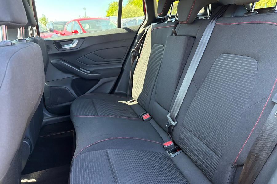 Ford FOCUS Photo autoimg-3d75bc65f6c69852c3c170490a97390b7475f505.jpg