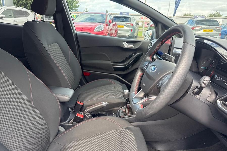 Ford FIESTA Photo autoimg-3d7bc73c99585c6c90f0b4198ff3ff93dae96037.jpg