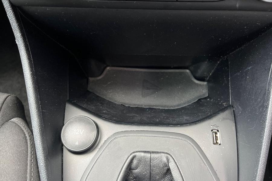 Ford FIESTA Photo autoimg-3d7cabd5dba85c714223efa884fcbd9fdb4f1ebd.jpg
