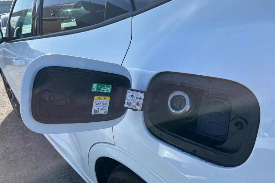 Ford KUGA Photo autoimg-3d7d5b5034327309d4e1a71f7a90085ac9a88085.jpg