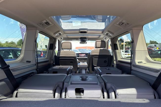 VOLKSWAGEN Multivan Photo 49