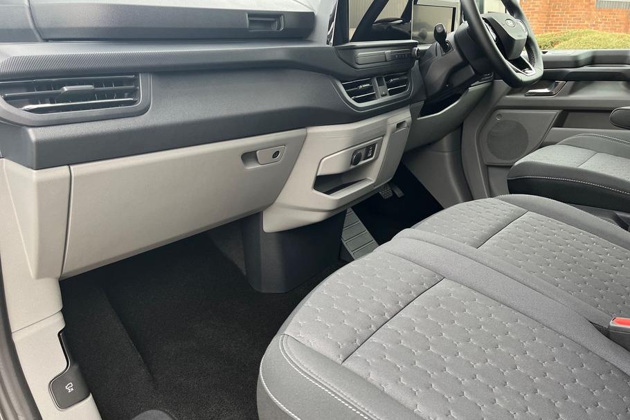 Used Ford TRANSIT CUSTOM WO25URB 24
