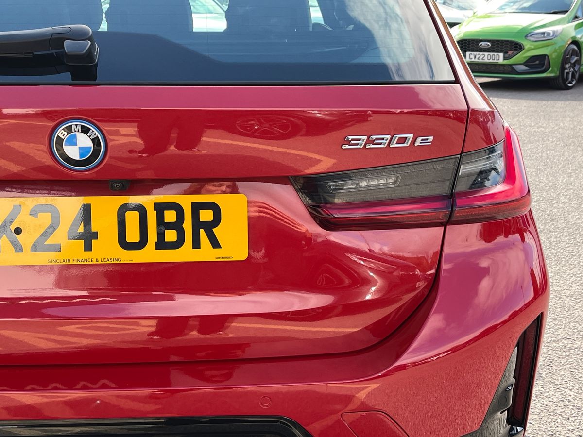 BMW 3 Series Photo 18
