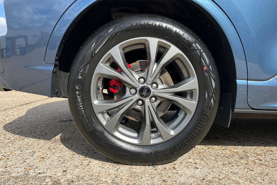 Ford Kuga Photo autoimg-3d8126403b294424ac2369c99a5ce5b4fb9d33fa.jpg
