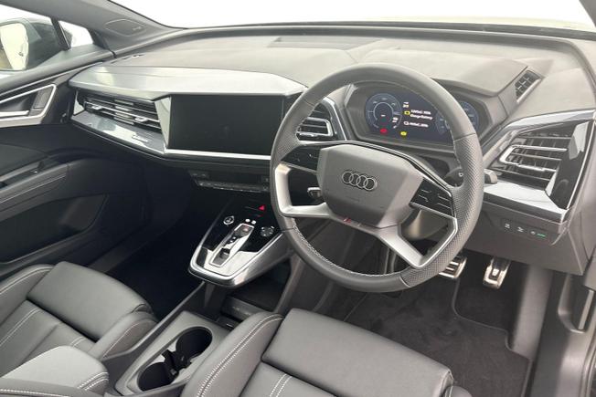 AUDI Q4 E-Tron Photo 6