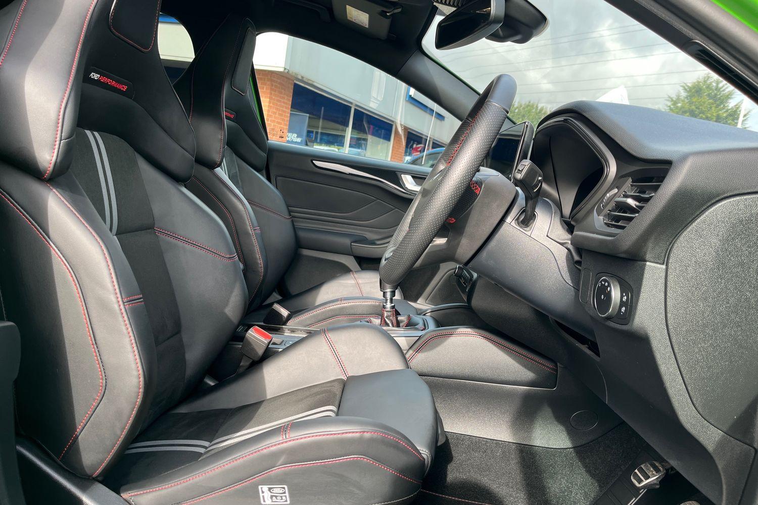 Ford FOCUS Photo 16