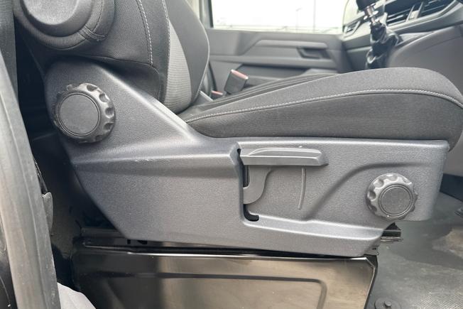 VOLKSWAGEN Transporter Photo 36