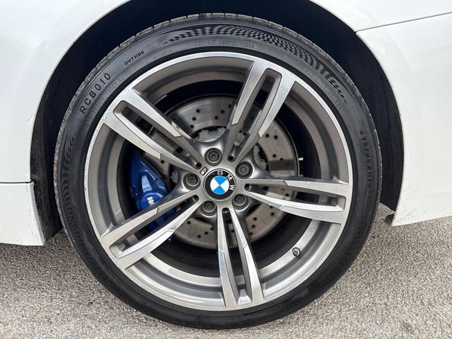 BMW M4 Photo 37