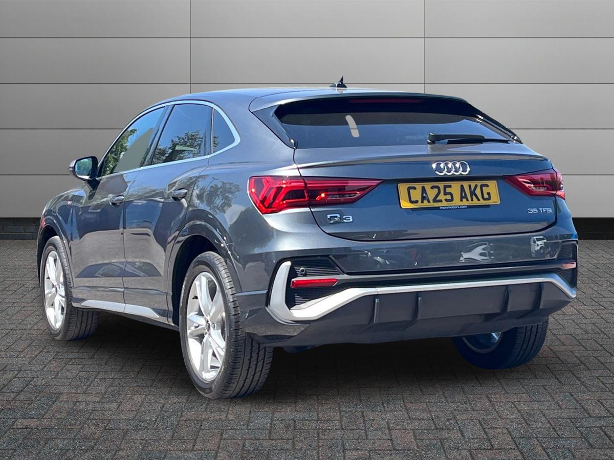 Audi Q3 Photo 1