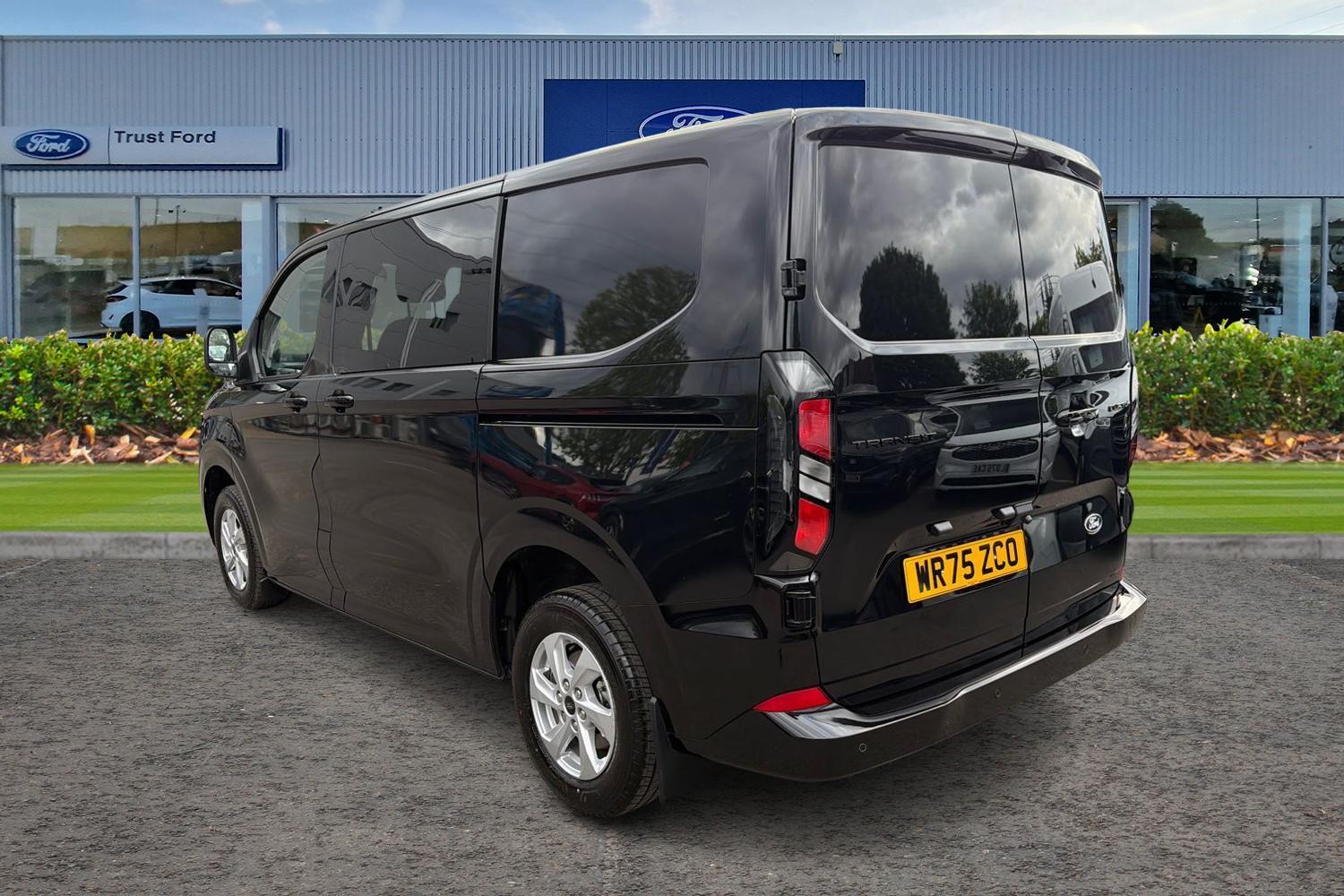 Ford TRANSIT CUSTOM Photo 1
