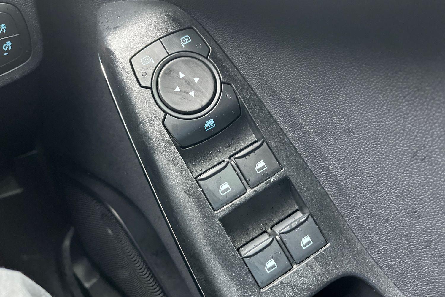 Ford FIESTA Photo 15