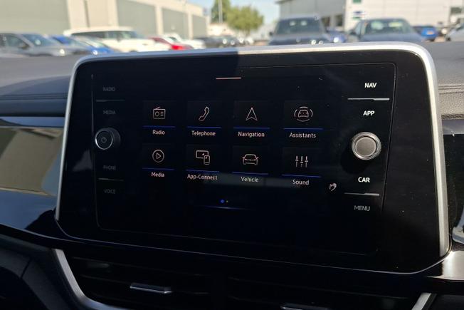 VOLKSWAGEN T-Roc Photo 13