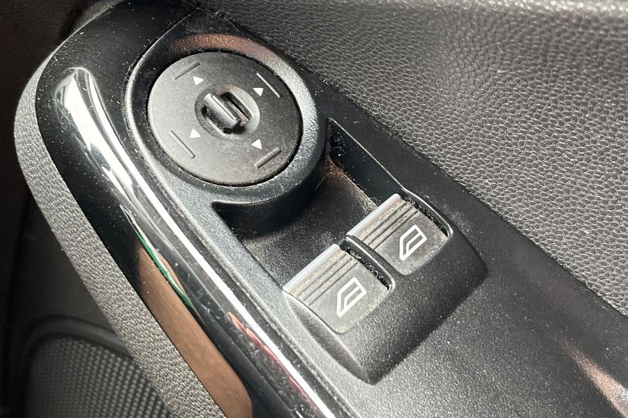 Ford FIESTA Photo autoimg-3daa20a8b18abf02b888ba3c0dfb586f817c87c7.jpg