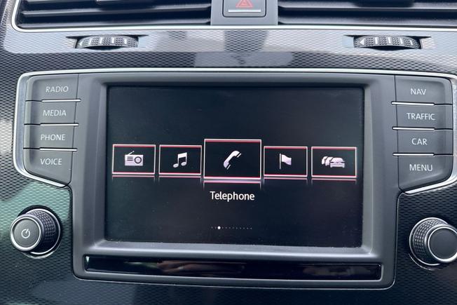 VOLKSWAGEN Golf Photo 13