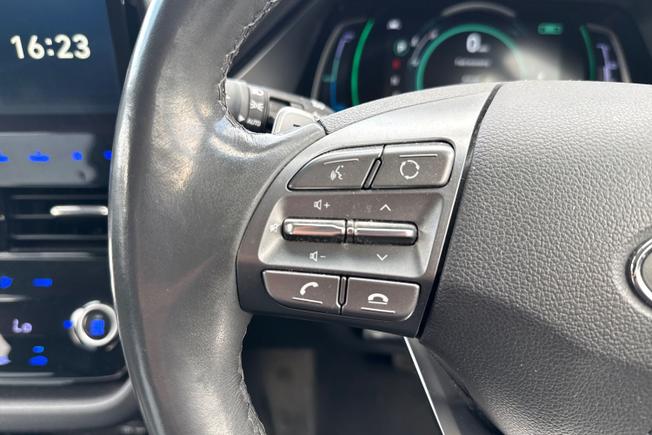 HYUNDAI IONIQ Photo 16