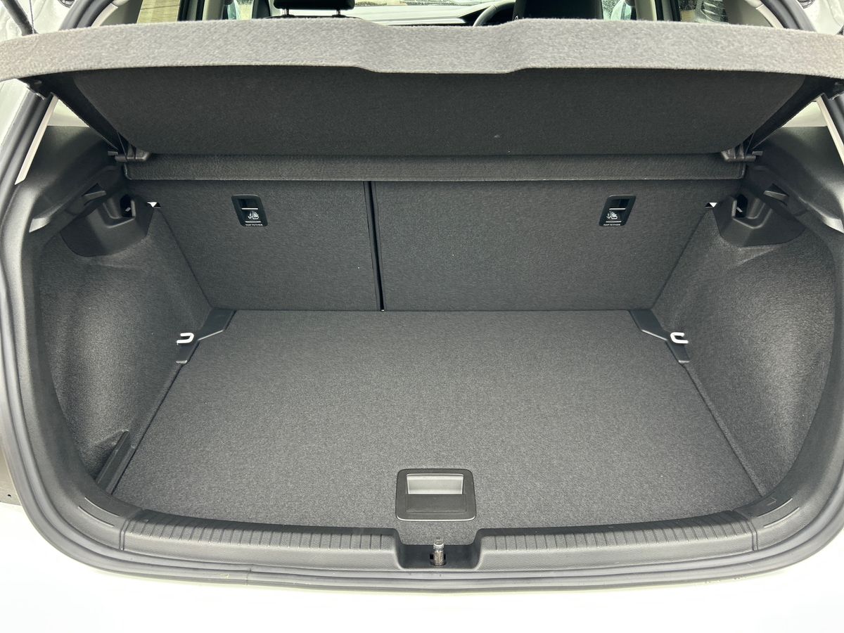 Volkswagen Polo Photo autoimg-3db3d4bf6da8f09e851bc79cd4c6e1285a9c9b28.jpg