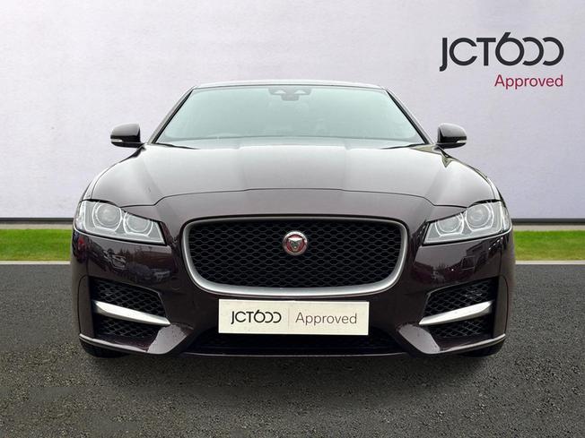 Jaguar XF Photo 8