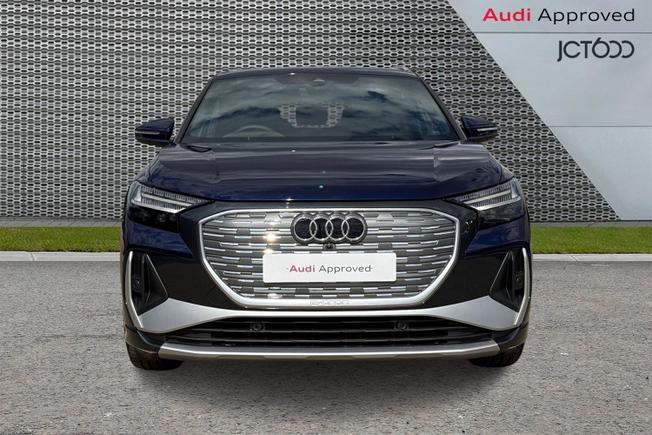 Audi Q4 Photo 8
