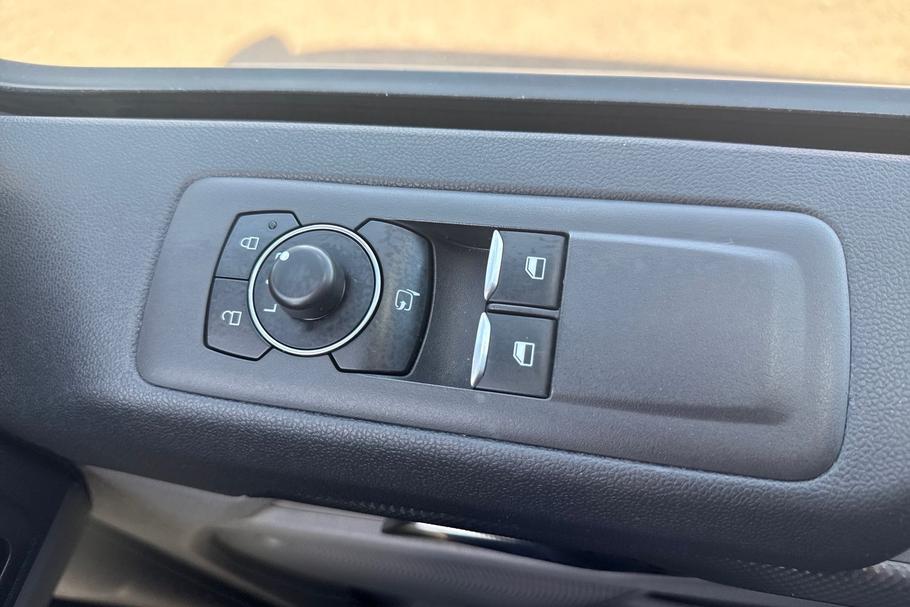 Used Ford TRANSIT CUSTOM WN24LEJ 37