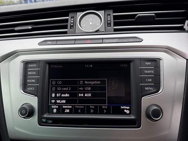 VOLKSWAGEN Passat Photo 39