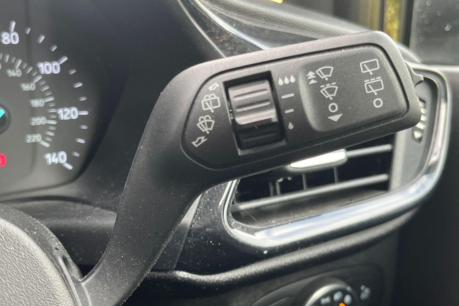 Ford FIESTA Photo 14
